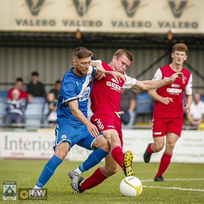 Kieran Lewis wins possession. Picture by RawPhotography